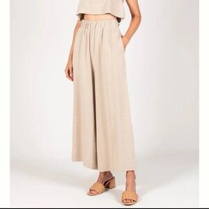 P Cill Tasi Wide Leg Cropped Linen Beige Paperbag waist Pants 
size Medium